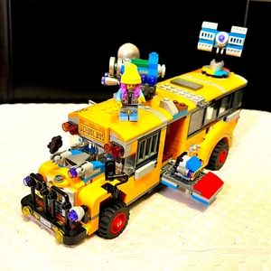 LEGO Hidden Side Paranormal Intercept Bus